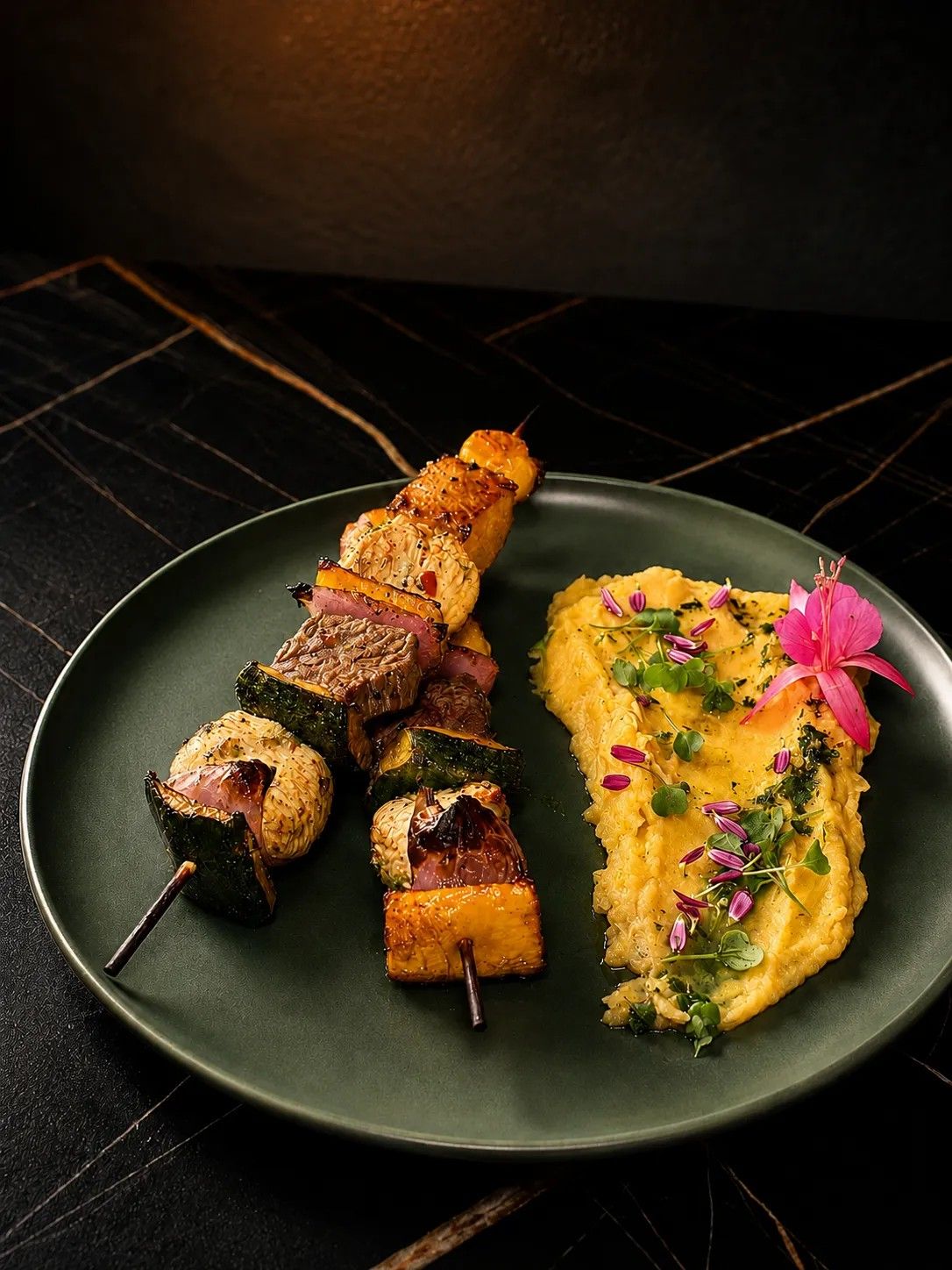 Brochetas Mixtas, de la carta de Selva Negra